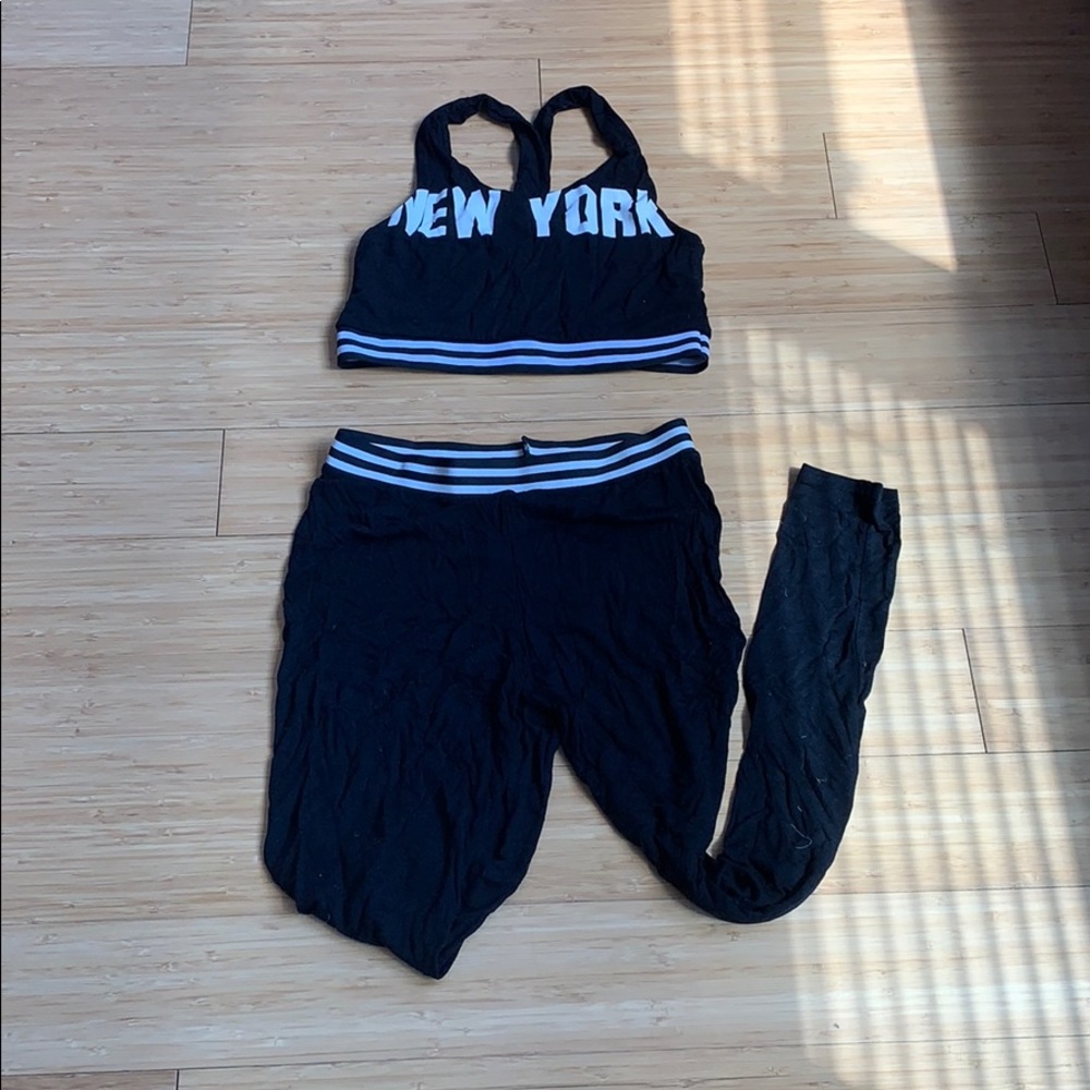 Black matching New York outfit. Size M.